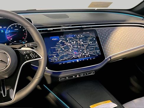 New 2026 Mercedes-Benz E 450 4MATIC Sedan image 8