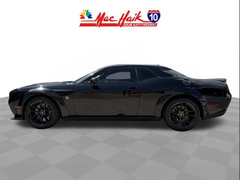 Used 2022 Dodge Challenger R/T Scat Pack RWD image 2
