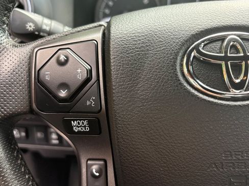Used 2022 Toyota Tacoma TRD Sport w/ Technology Package AWD/4WD image 12