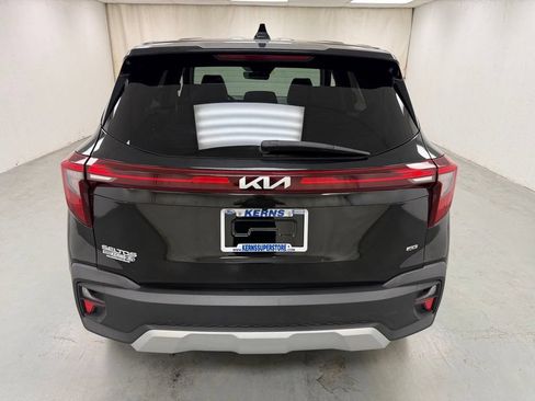 Used 2025 Kia Seltos LX AWD/4WD image 4