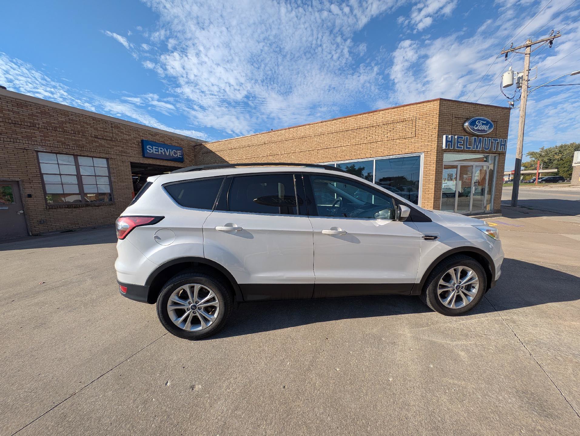 Used 2017 Ford Escape SE FWD image 5