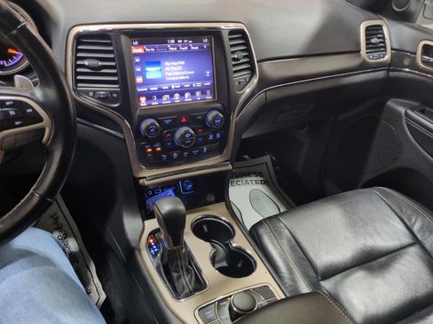 Used 2017 Jeep Grand Cherokee Limited AWD/4WD image 24