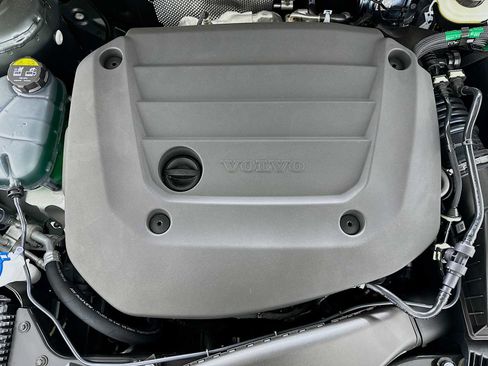 New 2026 Volvo XC40 B5 Plus w/ Protection Package Premier image 28