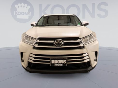 Used 2019 Toyota Highlander XLE AWD/4WD image 4