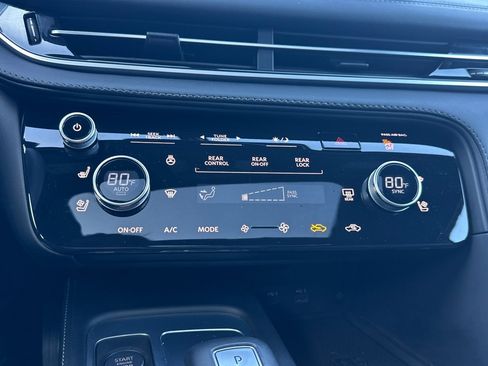 Certified 2025 INFINITI QX60 Luxe w/ Black Edition image 30