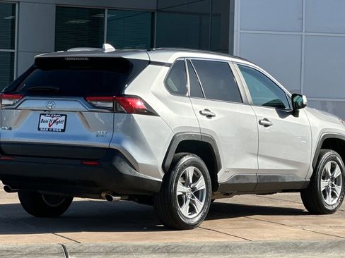 Used 2025 Toyota RAV4 XLE AWD/4WD image 4