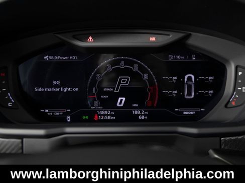 Used 2024 Lamborghini Urus Performante AWD/4WD image 17