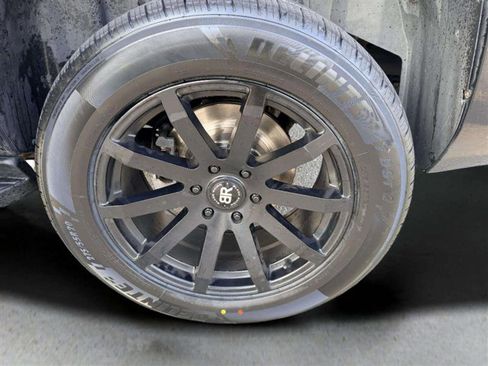 Used 2011 GMC Yukon SLT image 23