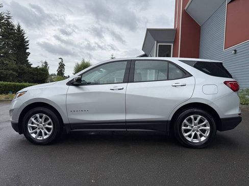 Used 2018 Chevrolet Equinox LS AWD/4WD image 5