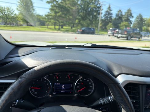 Used 2021 GMC Acadia SLE w/ Driver Convenience Package AWD/4WD image 33