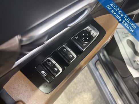 Used 2022 Kia Telluride SX w/ SX Prestige Package image 13