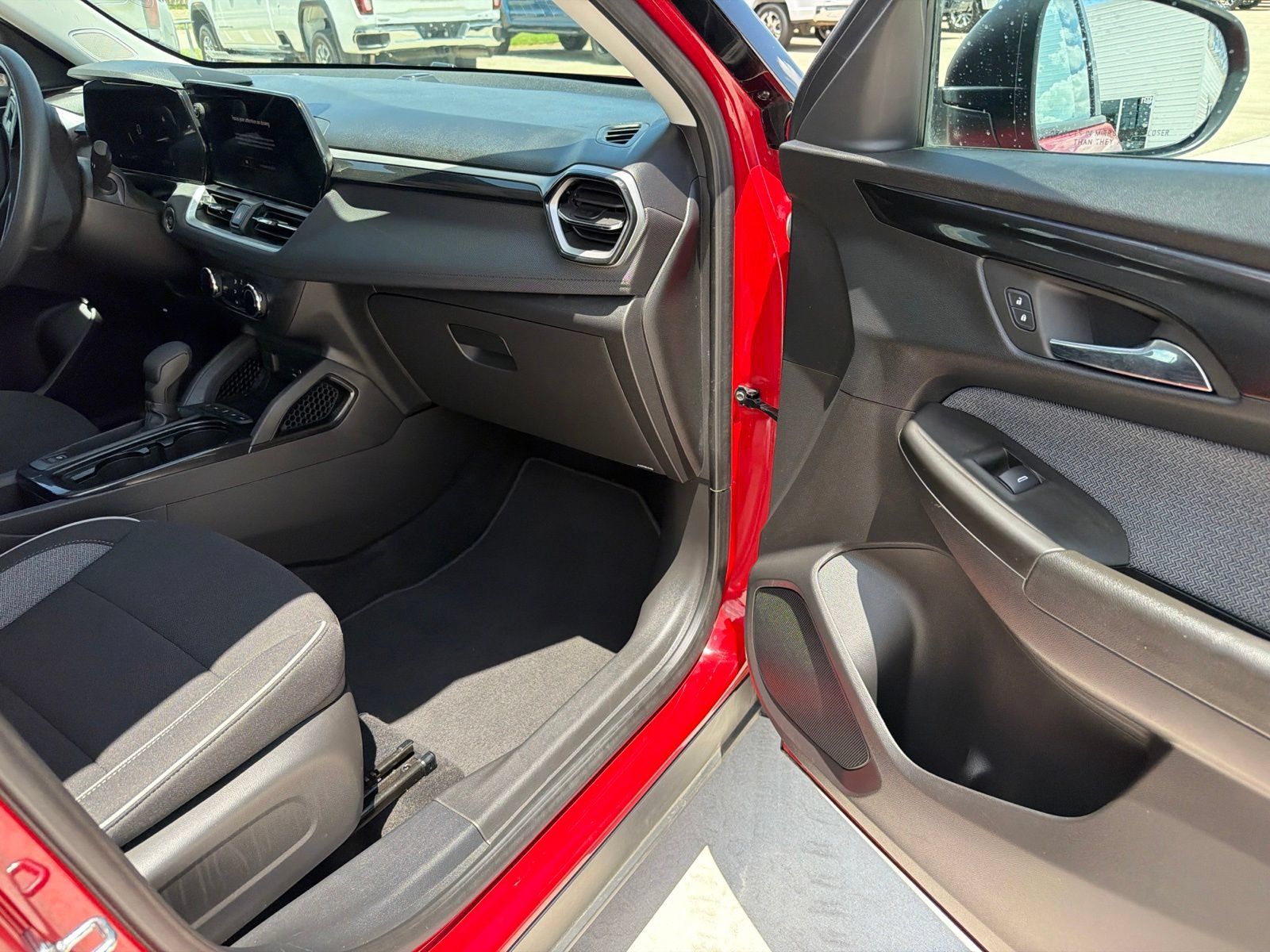 Used 2026 Chevrolet TrailBlazer LS AWD/4WD image 9