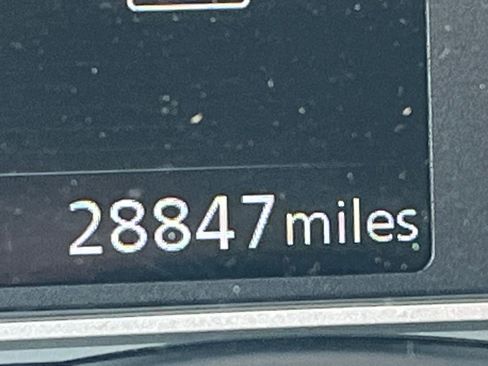 Used 2025 Nissan Versa SV FWD image 39