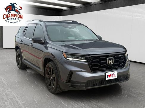 Used 2025 Honda Pilot Black Edition image 7
