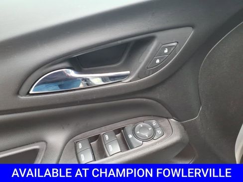 Used 2022 Chevrolet Equinox LT w/ Driver Convenience Package AWD/4WD image 11