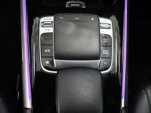 Used 2020 Mercedes-Benz GLB 250 4MATIC image 21