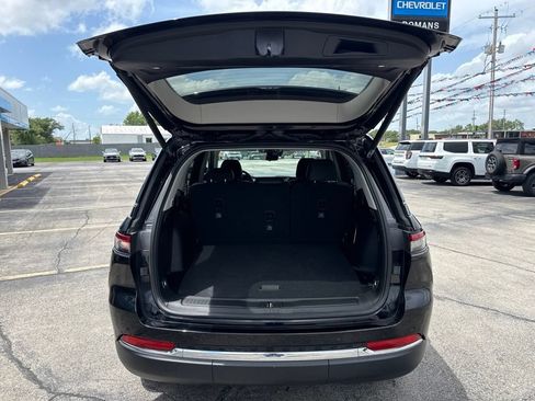 Used 2022 Jeep Grand Cherokee Limited 4xe w/ Luxury Tech Group II AWD/4WD image 6