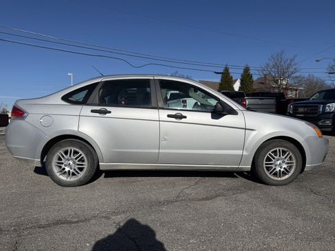 Used 2009 Ford Focus SE image 8