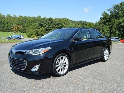 Used 2013 Toyota Avalon Limited FWD image 1