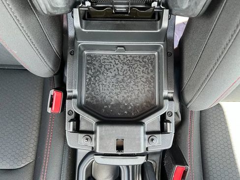 Used 2022 Jeep Wrangler Unlimited Rubicon w/ Cold Weather Group AWD/4WD image 36