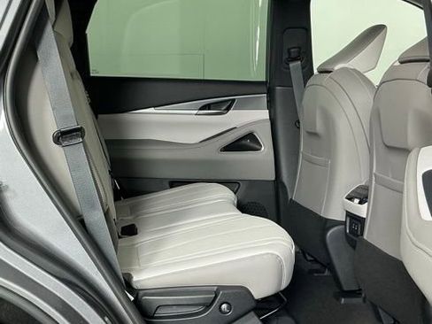 New 2027 INFINITI QX60 Luxe FWD image 26
