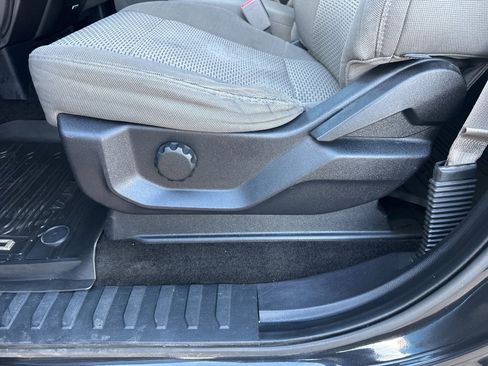 Used 2015 Ford F150 XLT image 13