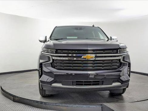 Used 2023 Chevrolet Suburban Premier image 12