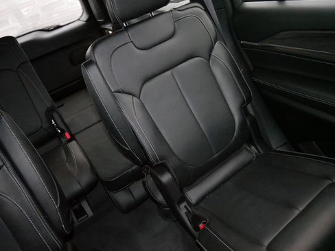 Used 2023 Jeep Grand Cherokee L Overland image 14