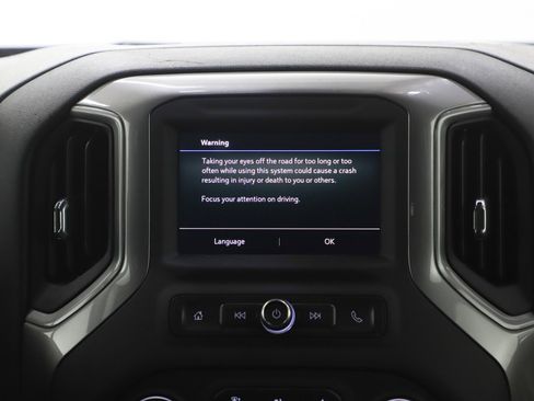 Used 2023 Chevrolet Silverado 2500 Custom w/ Custom Convenience Package image 16