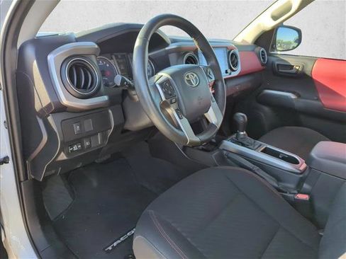 Used 2020 Toyota Tacoma SR5 image 11