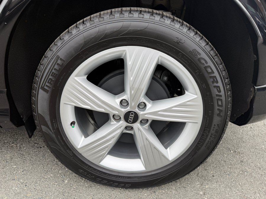 Used 2023 Audi Q4 e-tron Premium Plus w/ Premium Plus AWD/4WD image 54