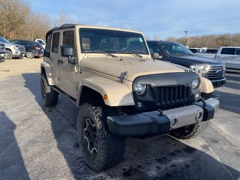 Used 2016 Jeep Wrangler Unlimited Sahara image 5