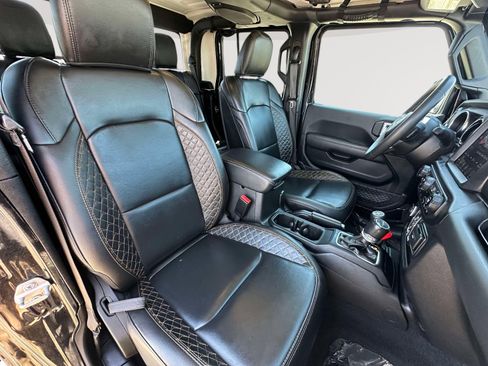 Used 2023 Jeep Gladiator Overland AWD/4WD image 22