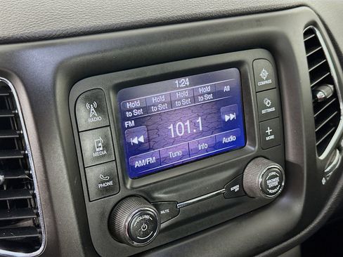 Used 2017 Jeep Compass Sport AWD/4WD image 15
