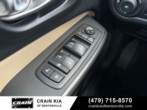 Used 2016 Jeep Cherokee Limited AWD/4WD image 20