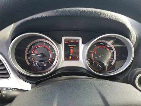 Used 2017 Dodge Journey SE image 26