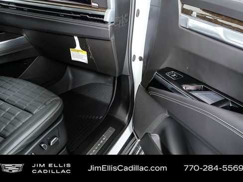 Certified 2026 Cadillac Escalade Platinum Sport w/ LPO, ONYX Package AWD/4WD image 23