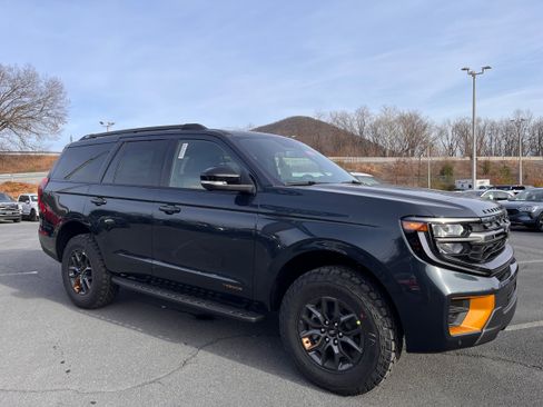 New 2025 Ford Expedition Tremor image 3