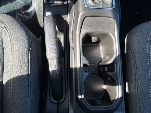 Used 2024 Jeep Gladiator Sport image 34