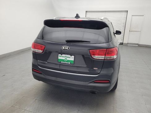 Used 2017 Kia Sorento FWD w/ LX Convenience Package image 7