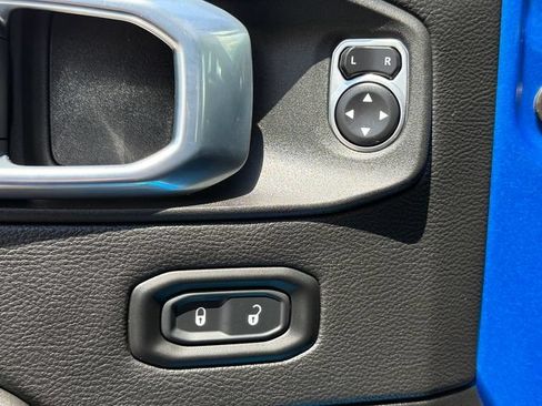 Used 2021 Jeep Gladiator Mojave AWD/4WD image 24