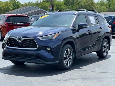 Used 2022 Toyota Highlander XLE AWD/4WD image 47