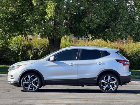 Used 2021 Nissan Rogue Sport SL w/ Premium Package FWD image 8