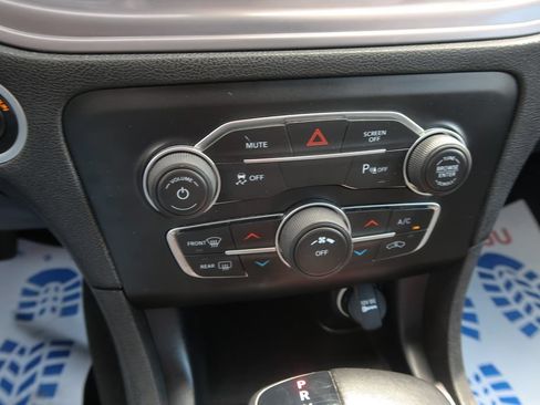 Used 2023 Dodge Charger SXT RWD image 31