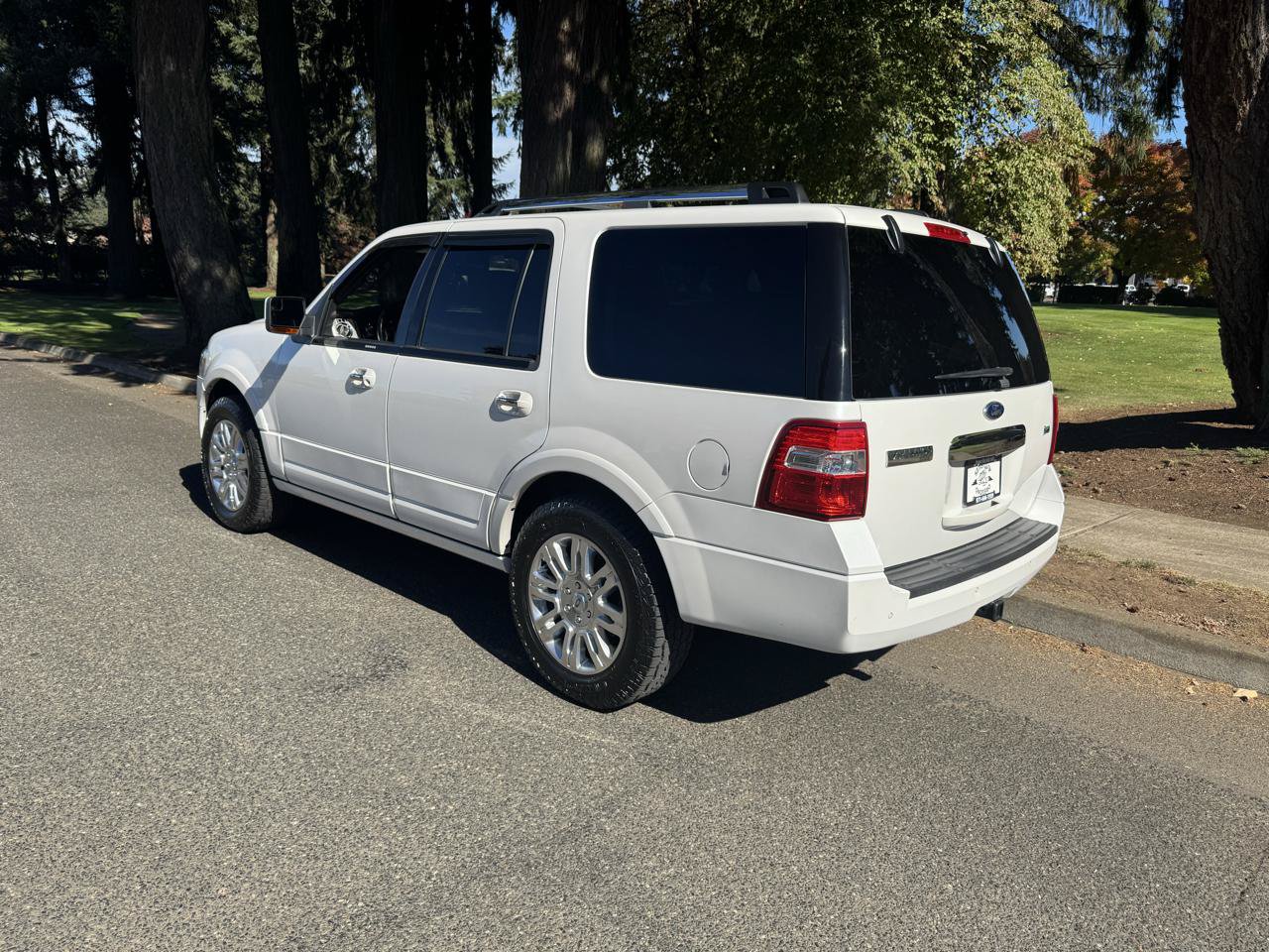 Used 2013 Ford Expedition Limited AWD/4WD image 5