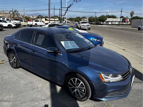 Used 2017 Volkswagen Jetta SE FWD image 1