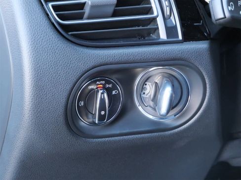 Certified 2021 Porsche Macan GTS w/ Sport Chrono Package image 11