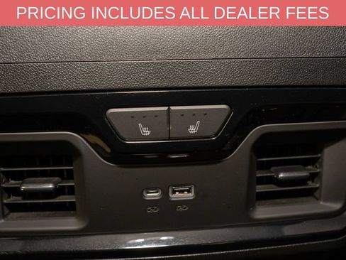 Used 2024 GMC Sierra 1500 AT4 w/ Technology Package AWD/4WD image 9