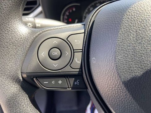 Used 2025 Toyota RAV4 XLE w/ Convenience Package FWD image 36