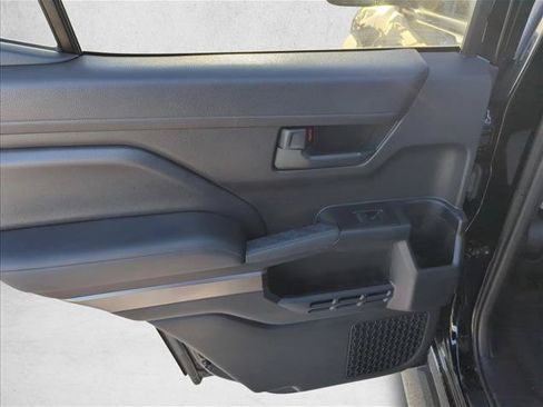 Certified 2025 Toyota 4Runner SR5 AWD/4WD image 9